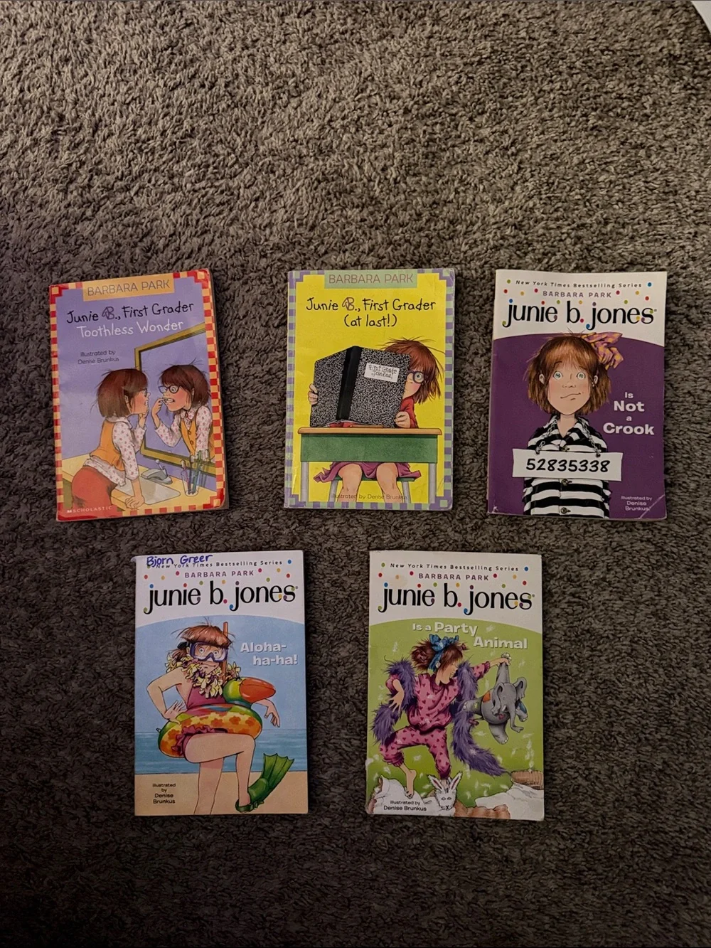 Junie B. Jones Book Bundle – Assorted Color Covers by